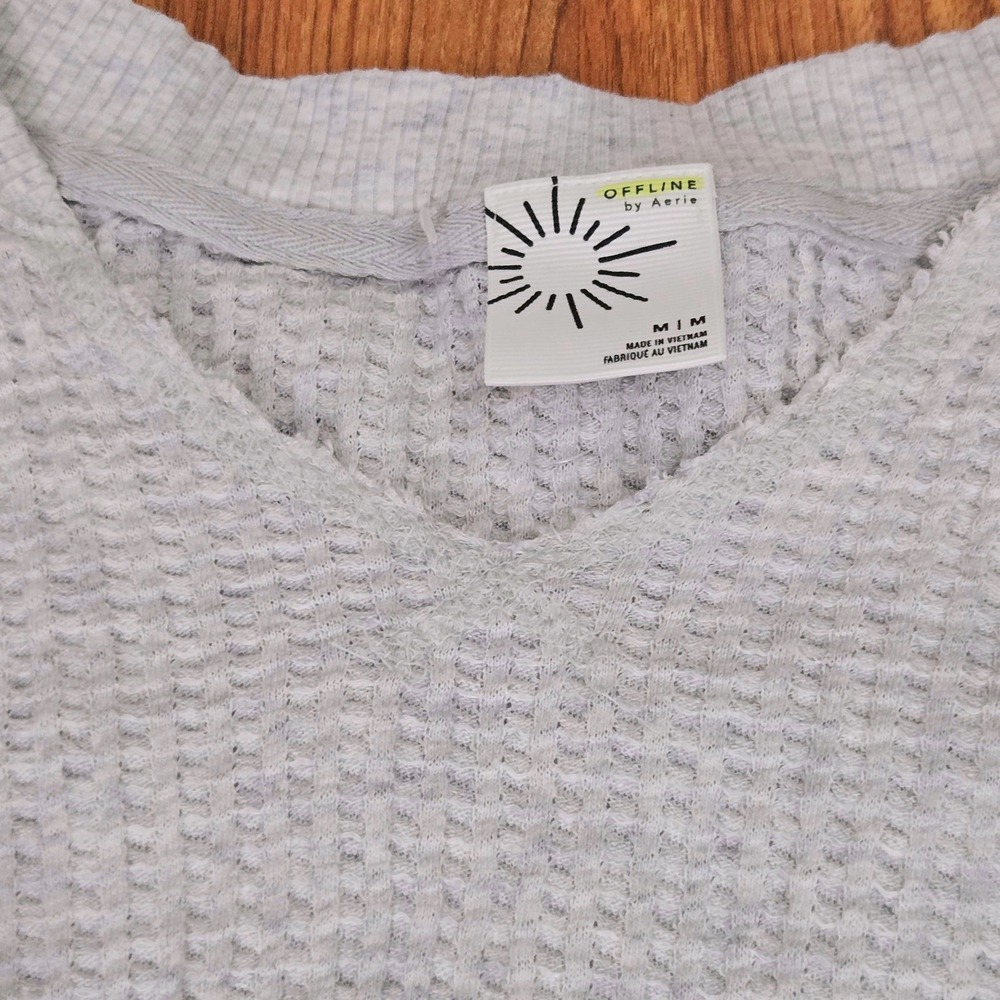 OFFLINE by Aerie Waffle Knit Top Womens M Gray V-Neck Thumbhole Cuffs Oversized